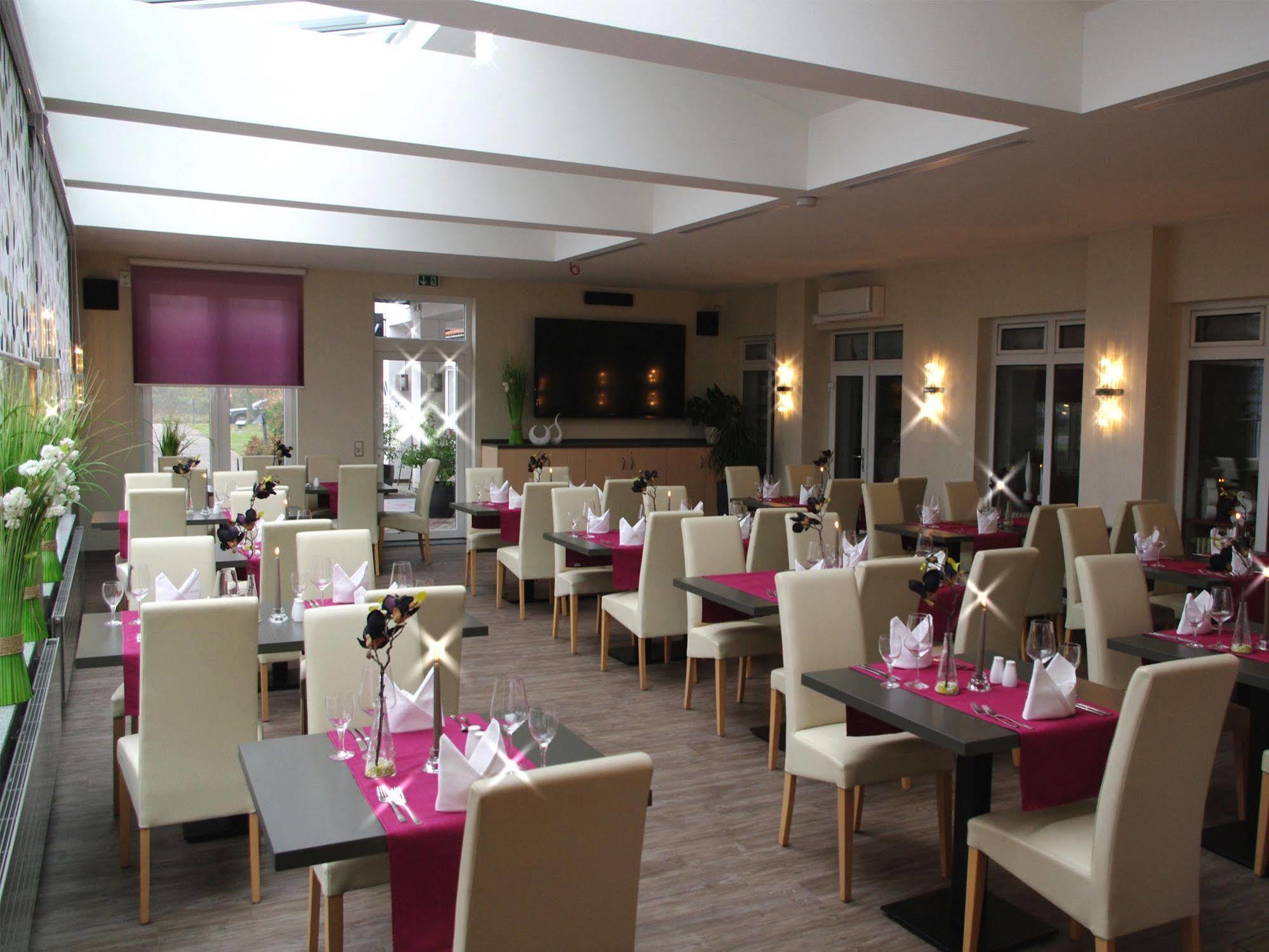 H+ Hotel Erfurt Bagian luar foto