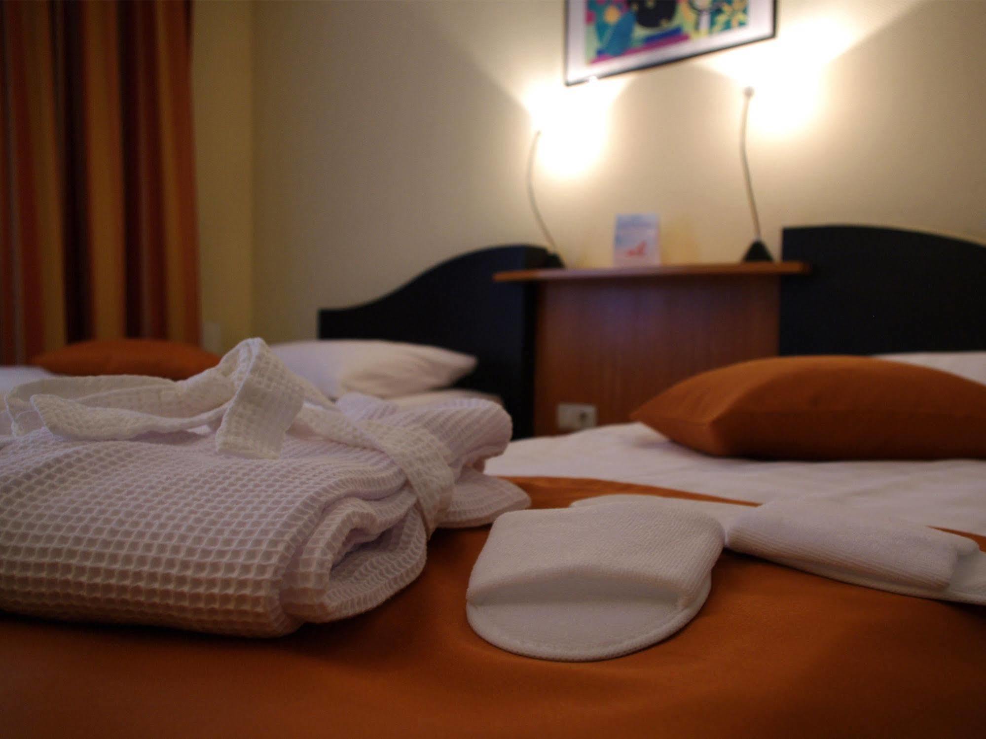H+ Hotel Erfurt Bagian luar foto